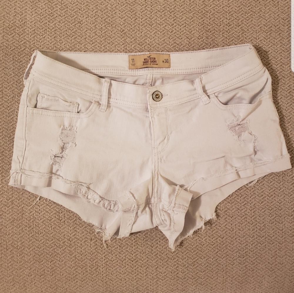 🌟 2/15 Sale Hollister White Denim Shorts